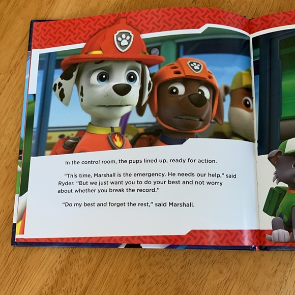 ❤️🎁NEW Paw Patrol Hardcover HC Book The Pup With The Fire Truck - Picture 4 of 12
